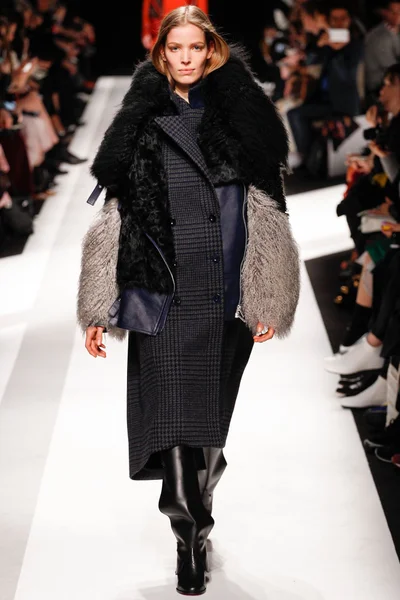 Look 2